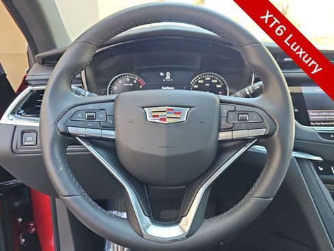 Used 2023 Cadillac XT6 Luxury FWD image 18