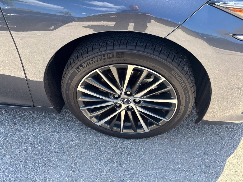 Used 2023 Lexus ES 300h w/ Premium Package FWD image 14