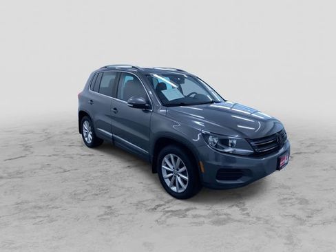 Used 2017 Volkswagen Tiguan Wolfsburg Edition AWD/4WD image 3