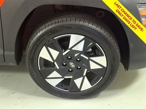 Certified 2025 Hyundai Kona SEL AWD/4WD image 9