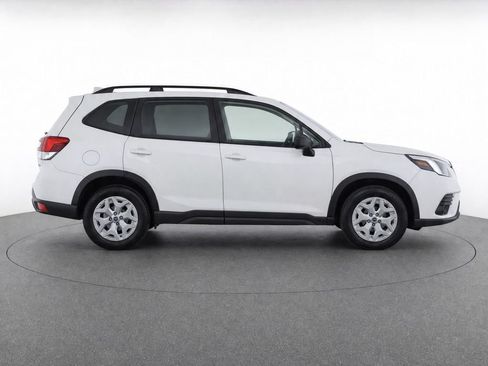 Used 2023 Subaru Forester AWD/4WD image 10