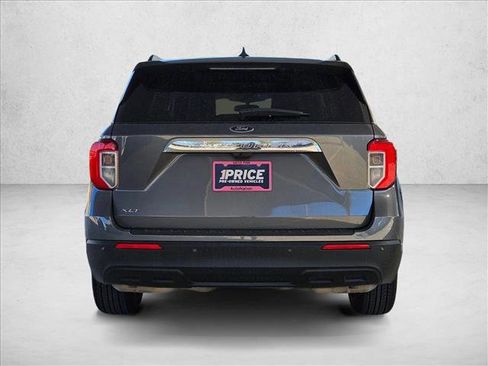 Used 2022 Ford Explorer XLT image 6