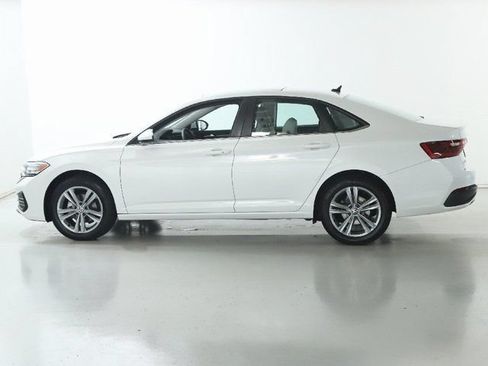Used 2024 Volkswagen Jetta SE w/ Panoramic Sunroof Package FWD image 38