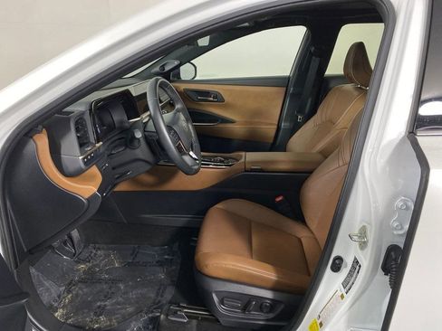 Used 2025 Toyota Crown Signia Limited w/ Advanced Technology Package image 6