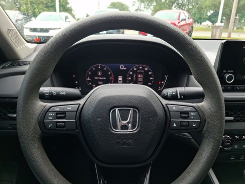 Used 2024 Honda Accord EX image 19