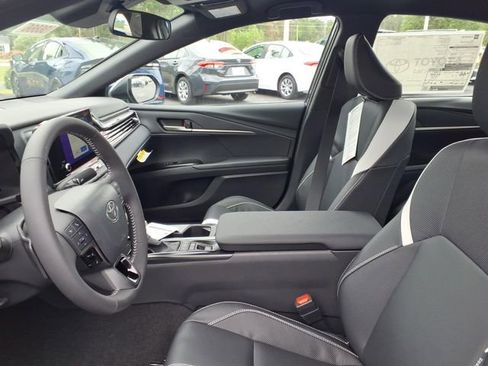 New 2026 Toyota Camry SE FWD image 5