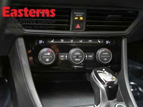 Used 2024 Volkswagen Jetta SE image 19