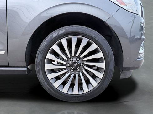 Used 2018 Lincoln Navigator Reserve w/ Technology Package image 9