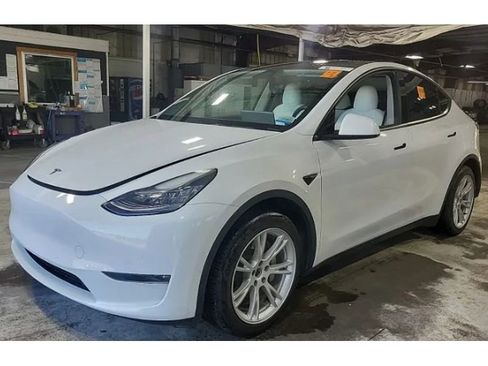 Used 2021 Tesla Model Y Long Range AWD/4WD image 1