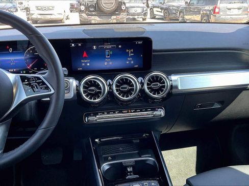 Certified 2025 Mercedes-Benz GLB 250 image 5