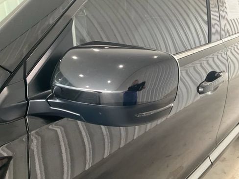 Certified 2025 Honda Pilot Elite image 3
