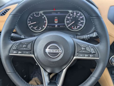Used 2025 Nissan Sentra SV w/ SV Premium Package FWD image 24