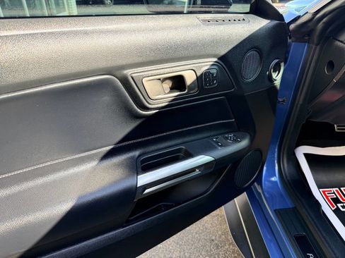 Used 2021 Ford Mustang Shelby GT500 w/ Technology Package image 18