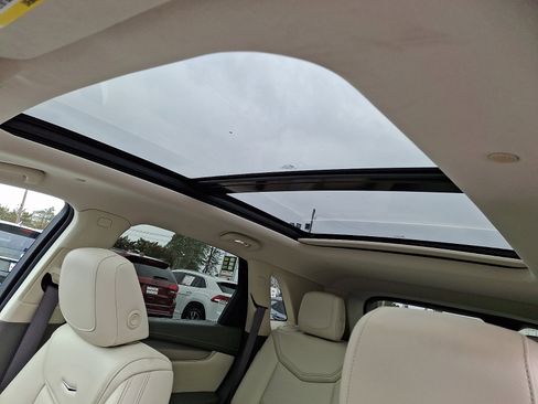 Used 2017 Cadillac XT5 Luxury w/ Driver Awareness Package image 14