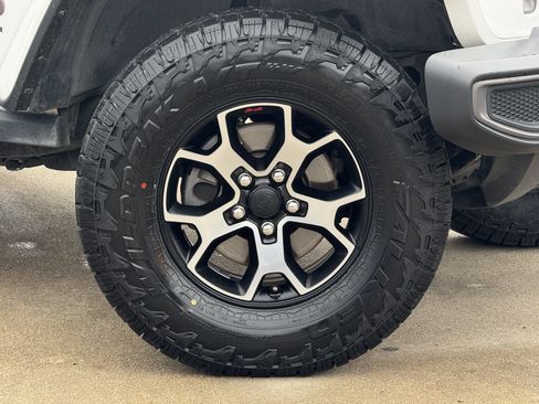 Used 2018 Jeep Wrangler Rubicon image 3