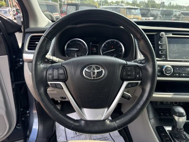 Used 2018 Toyota Highlander Limited Platinum AWD/4WD image 14