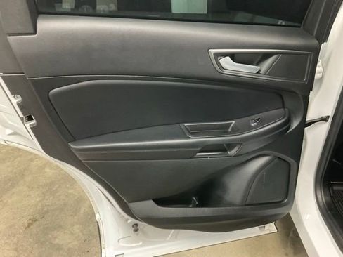 Used 2022 Ford Edge SE w/ Black Appearance Package AWD/4WD image 12