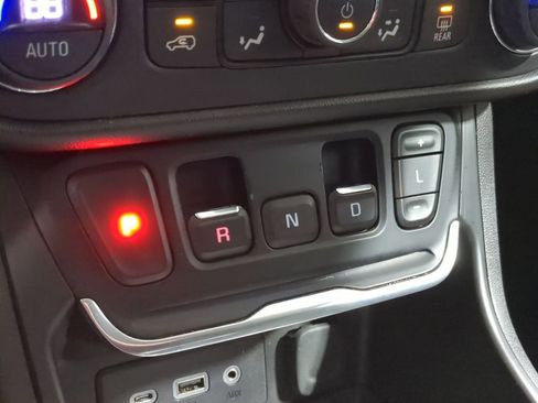 Used 2019 GMC Terrain SLE image 34