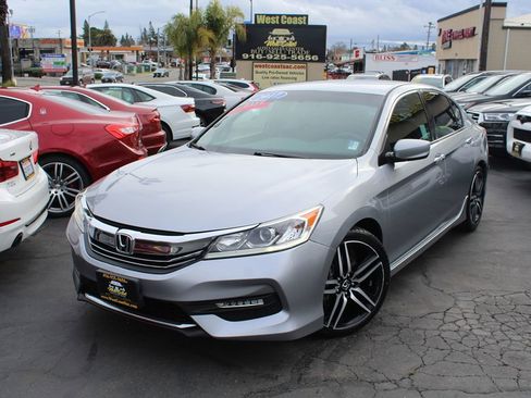 Used 2017 Honda Accord Sport image 33