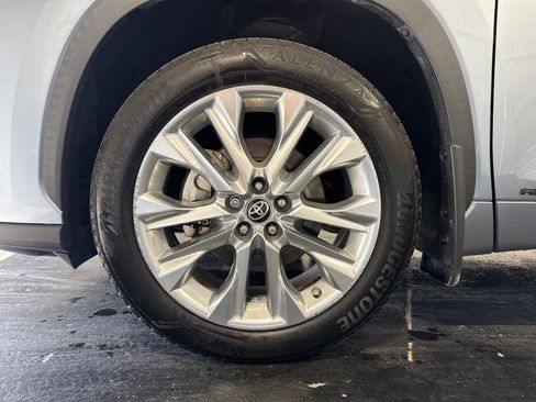 Used 2021 Toyota Highlander Limited AWD/4WD image 6