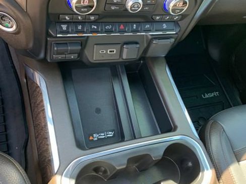 Used 2022 GMC Sierra 2500 Denali AWD/4WD image 32