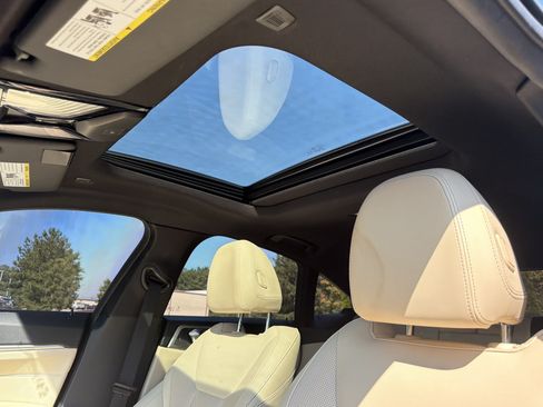 Used 2023 BMW i4 eDrive40 w/ Premium Package RWD image 8