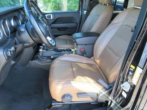 Used 2022 Jeep Wrangler Unlimited Sahara w/ LED Lighting Group AWD/4WD image 20