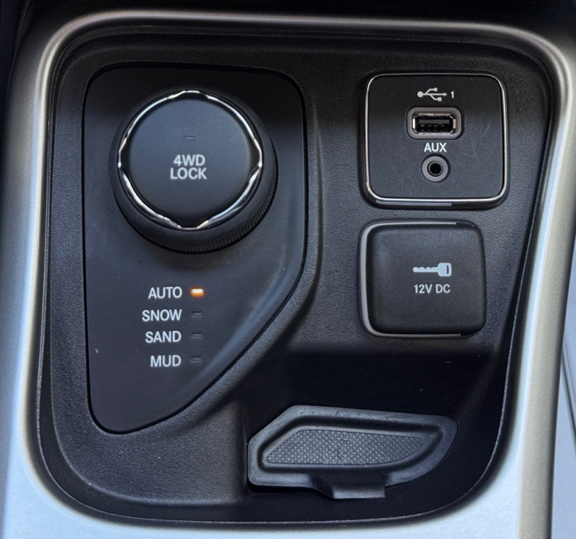 Used 2021 Jeep Compass Latitude AWD/4WD image 22