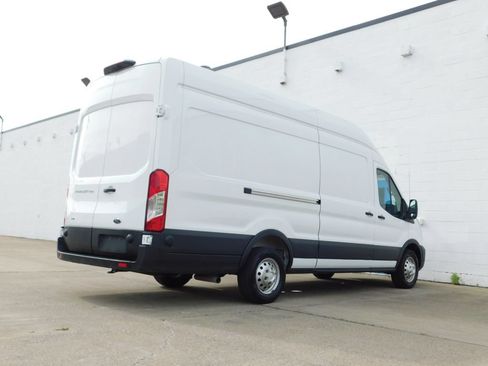 Used 2025 Ford Transit 250 148 High Roof Extended AWD w/ Load Area Protection Package image 5