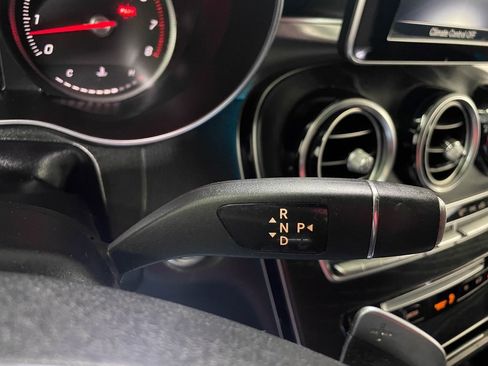 Used 2019 Mercedes-Benz GLC 300 4MATIC w/ AMG Line image 32