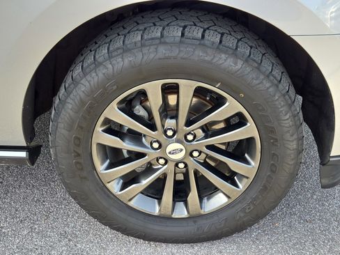 Used 2020 Ford Expedition Limited image 7