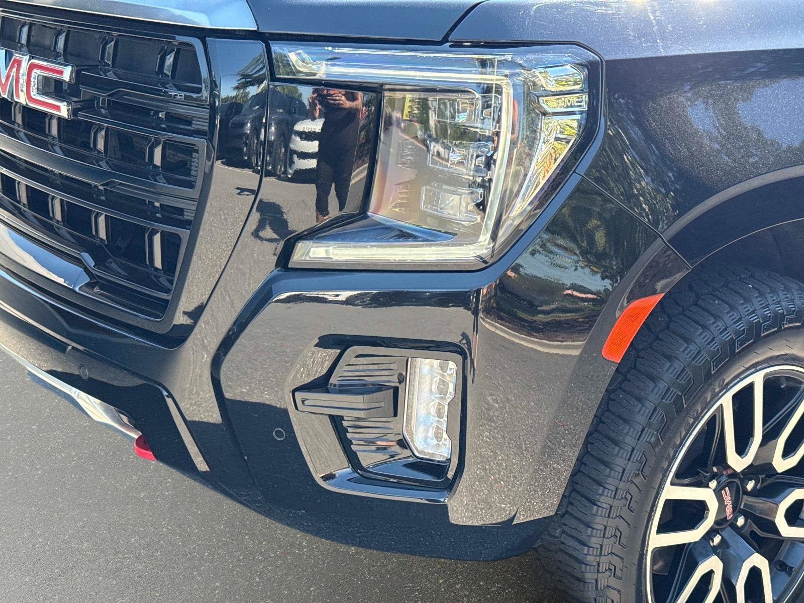 Used 2023 GMC Yukon AT4 w/ Max Trailering Package AWD/4WD image 9