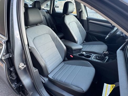 New 2025 Volkswagen Jetta SE image 12
