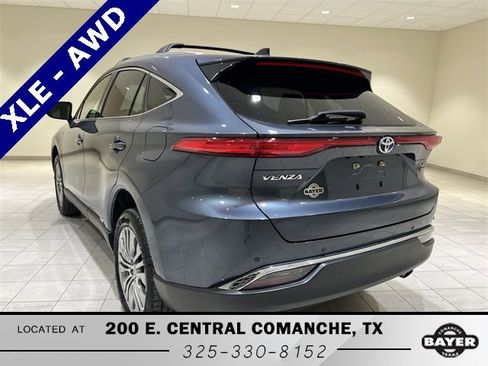 Used 2021 Toyota Venza XLE image 3