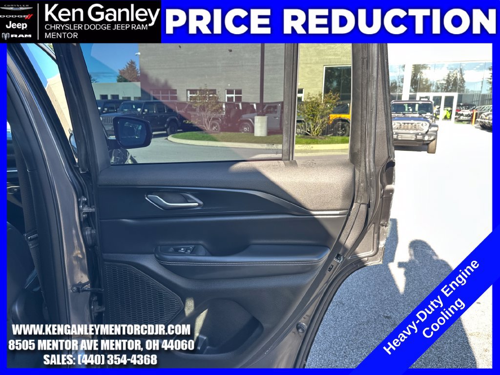 Used 2024 Jeep Grand Cherokee Altitude AWD/4WD image 25