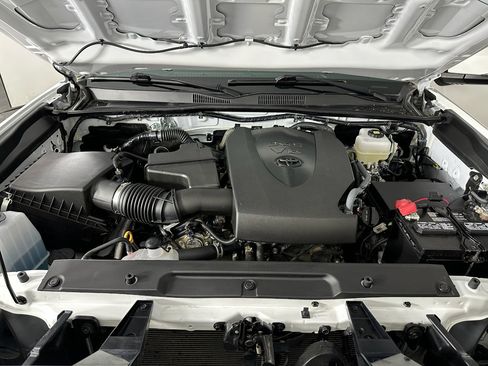 Used 2023 Toyota Tacoma TRD Off-Road image 13