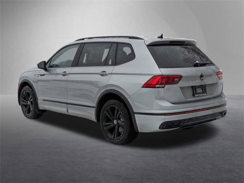 Used 2023 Volkswagen Tiguan SE R-Line image 3