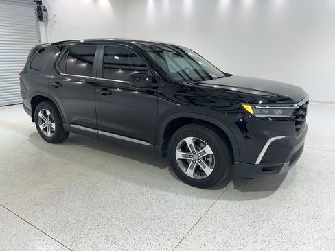 Used 2025 Honda Pilot EX-L image 7