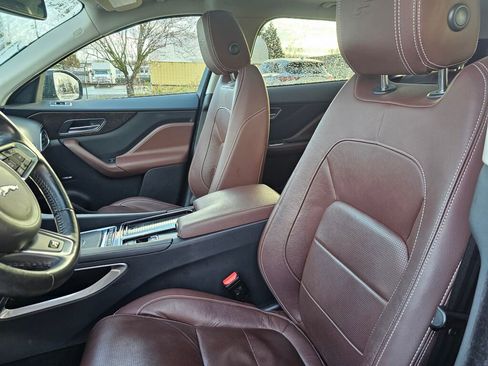 Used 2018 Jaguar F-PACE S image 27