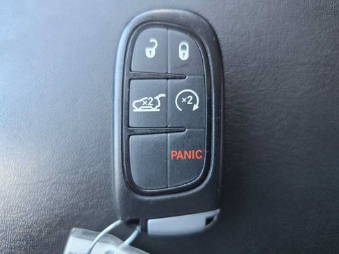 Used 2021 Jeep Cherokee Latitude Lux w/ Comfort/Convenience Group AWD/4WD image 21
