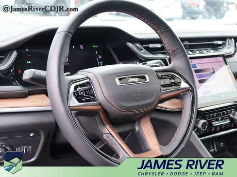 Used 2022 Jeep Grand Cherokee Summit w/ Advanced Protech Group IV AWD/4WD image 24