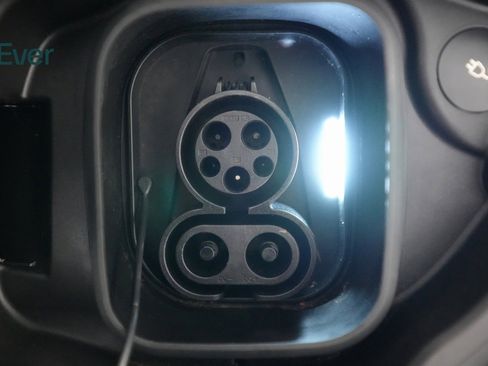 Used 2023 Polestar Polestar 2 w/ Pilot Pack image 23