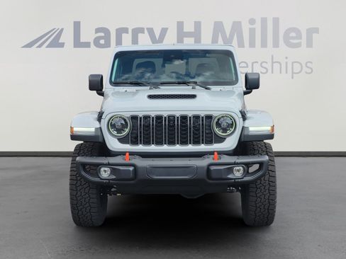 New 2025 Jeep Gladiator Mojave image 9