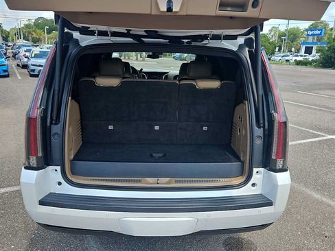 Used 2020 Cadillac Escalade Platinum AWD/4WD image 21