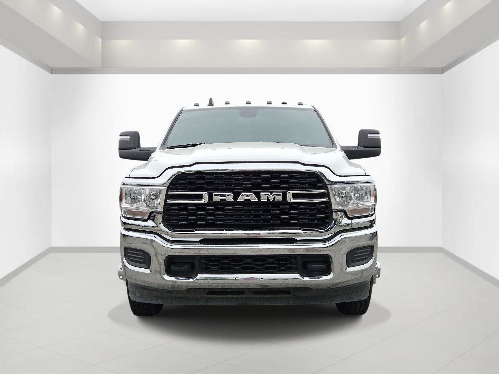Used 2024 RAM 3500 SLT w/ Quick Order Package 2YG SLT AWD/4WD image 2