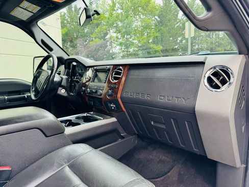 Used 2012 Ford F250 Lariat w/ Chrome Pkg AWD/4WD image 40