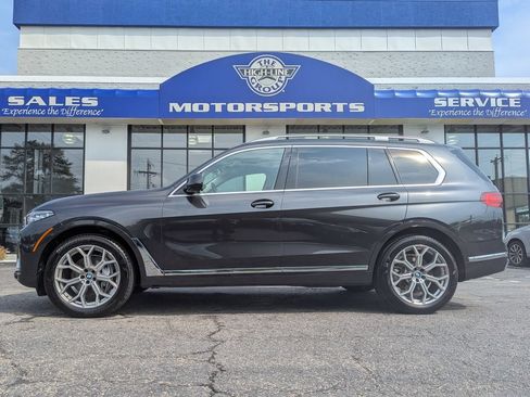 Used 2022 BMW X7 xDrive40i w/ Luxury Seating Package AWD/4WD image 1