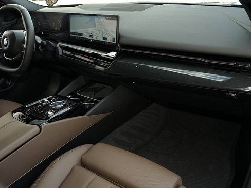 Used 2025 BMW 530i 530i image 11