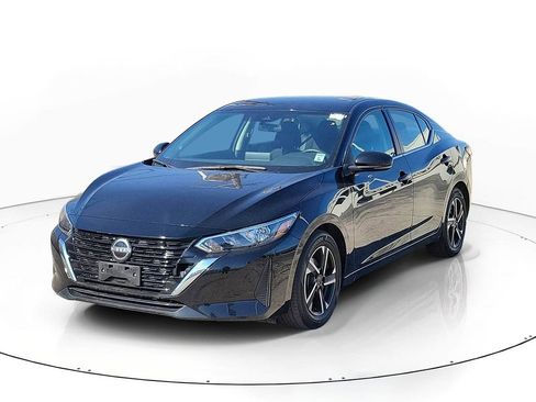 Used 2024 Nissan Sentra SV image 2