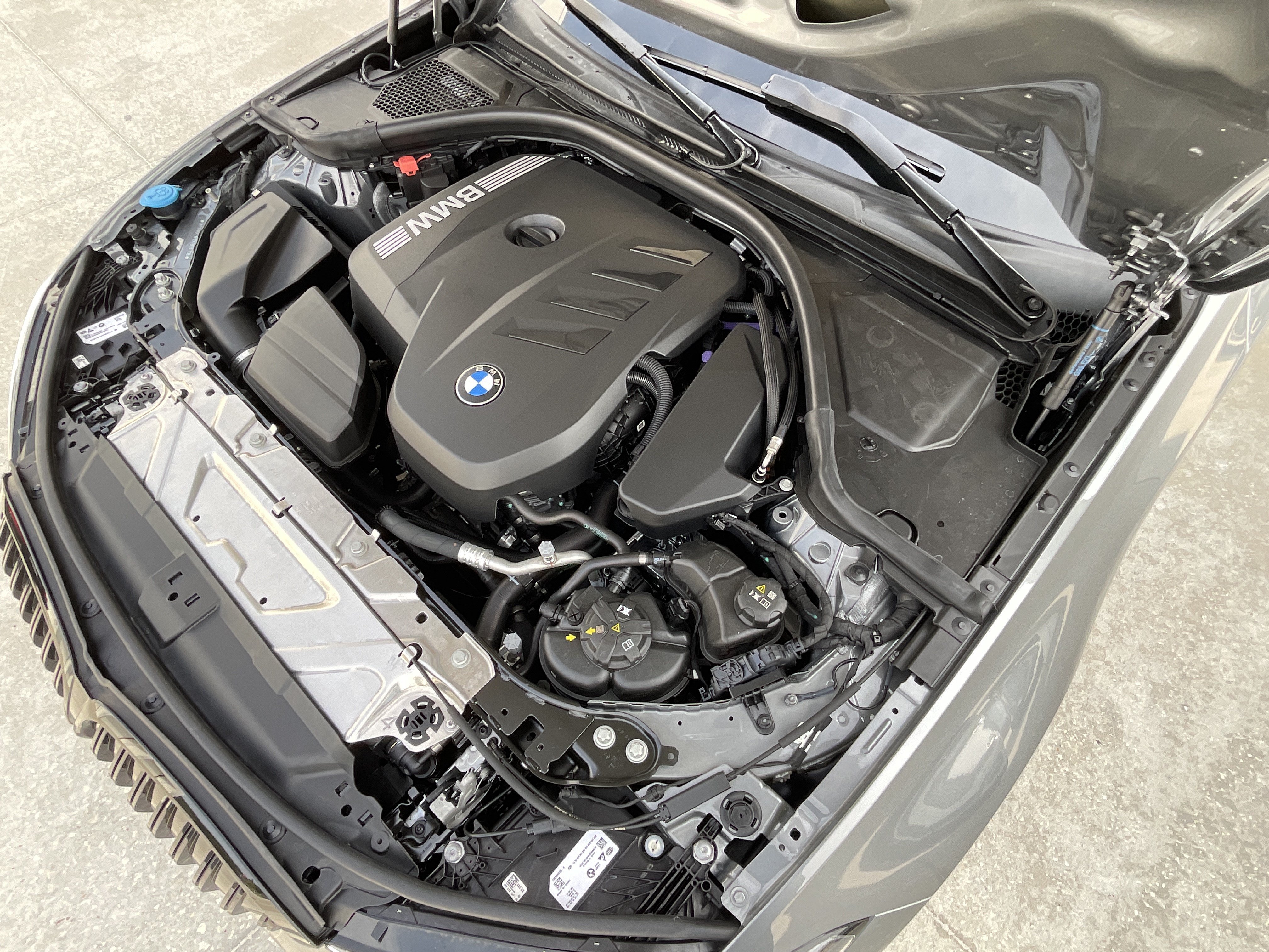New 2026 BMW 330i xDrive Sedan w/ M Sport Package AWD/4WD image 35